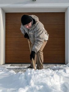 garage door winter problems